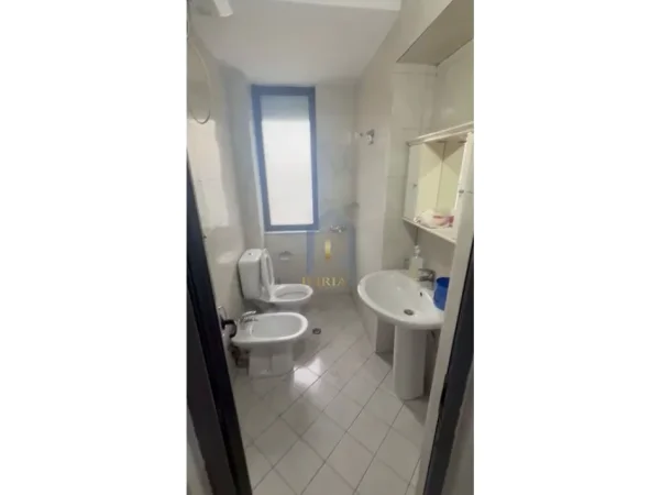 Tirane, shitet apartament 2+1+Ballkon Kati 1, 70 m² 160.000 € (Apartament 2+1 në shitje, tek Brryli)