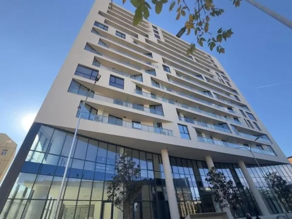 Tirane, jepet me qera zyre Kati 2, 118 m² 1.000 € (Mine Peza)