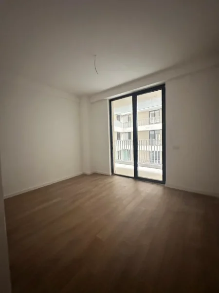 Tirane, jepet me qera zyre Kati 2, 118 m² 1.000 € (Mine Peza)