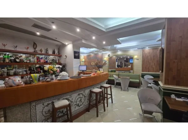 Tirane, jepet me qera ambjent biznesi Kati 0, 108 m² 2.700 € (rruga e kavajes)