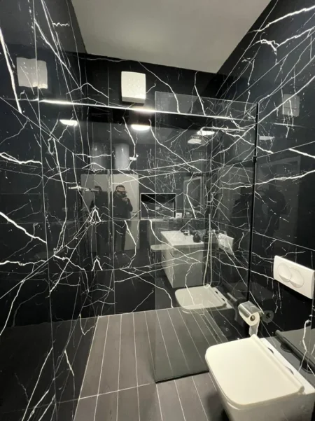 Tirane, jepet me qera apartament 2+1 Kati 0, 90 m² 650 € (liqeni i thate)