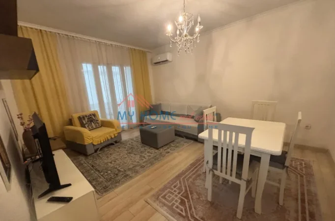 Tirane, jepet me qera apartament 3+1+Ballkon Kati 3, 100 m² 800 € (Myslym Shyri)