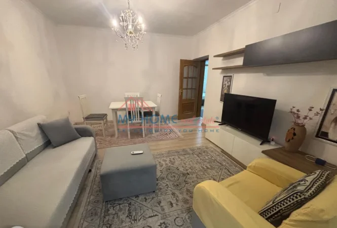 Tirane, jepet me qera apartament 3+1+Ballkon Kati 3, 100 m² 800 € (Myslym Shyri)