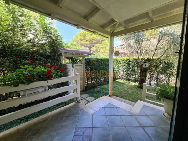 Gjiri Lalezit | Hamallaj, jepet me qera Vile ne plazh 3+1+Aneks+Ballkon Kati 0, 187 m² 1.800 € (Lura 1 Gjiri i Lalzit, Durres)