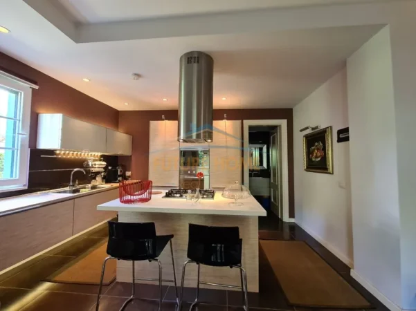 Gjiri Lalezit | Hamallaj, jepet me qera Vile ne plazh 3+1+Aneks+Ballkon Kati 0, 187 m² 1.800 € (Lura 1 Gjiri i Lalzit, Durres)