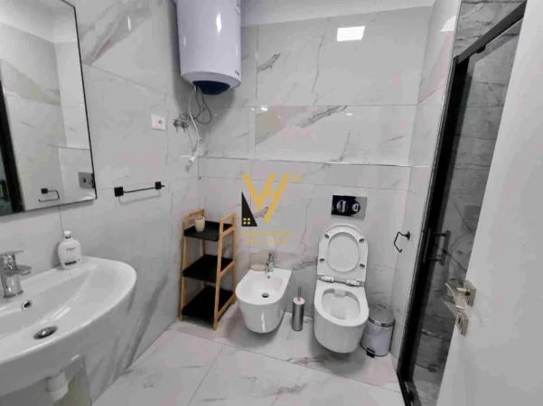 Tirane, jepet me qera apartament 2+1+Ballkon Kati 8, 100 m² 800 € (QSUT, KOMPLEKSI ZIRKON)