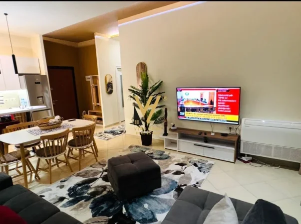 Tirane, jepet me qera apartament 1+1+Ballkon Kati 1, 70 m² 670 € (KODRA E DIELLIT)