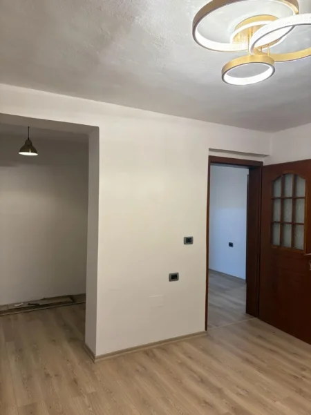 Tirane, shitet apartament 2+1+Ballkon Kati 4, 81 m² 150.000 € (Rruga Ali Demi perballe Fushes Ali demi)