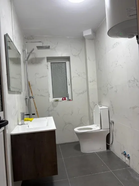 Tirane, shitet apartament 2+1+Ballkon Kati 4, 81 m² 150.000 € (Rruga Ali Demi perballe Fushes Ali demi)