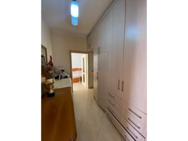 Vlore, shitet apartament 2+1+Ballkon Kati 8, 143 m² 220.000 € (Kali Trojes)