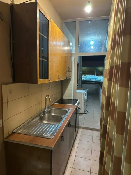 Tirane, jepet me qera apartament 1+1 Kati 2, 60 m² 330 € (Bulevardi i Ri)