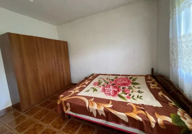 Tirane, jepet me qera apartament 1+1 Kati 1, 50 m² 280 € (Qytet Studenti)