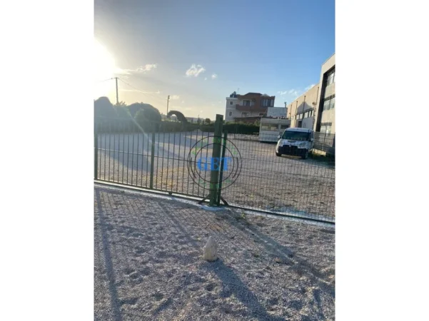 Durres, jepet me qera ambjent biznesi , 1.200 m² 500 € (Mbikalimi i Fllakës)
