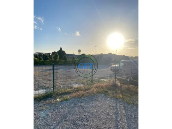 Durres, jepet me qera ambjent biznesi , 1.200 m² 500 € (Mbikalimi i Fllakës)