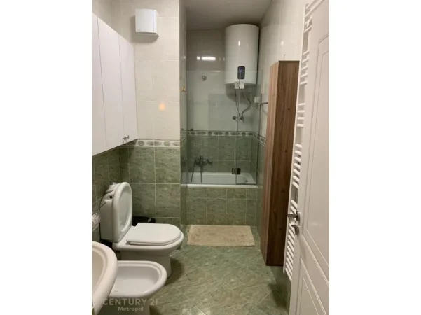 Tirane, jepet me qera apartament 1+1 Kati 6, 75 m² 700 € 