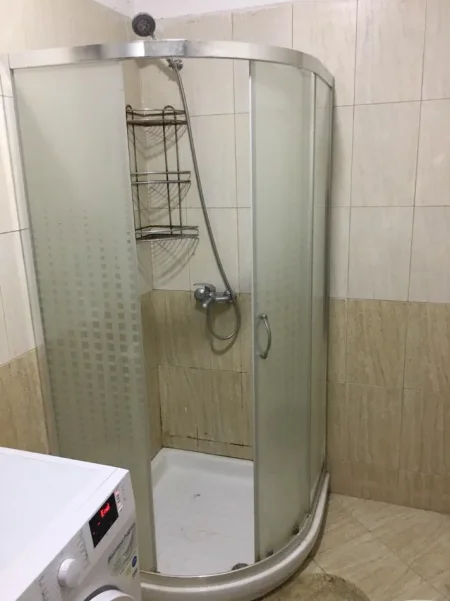 Tirane, jap me qera apartament 1+1 Kati 4, 48 m² 358 € (Astir, afer Diambe Market)