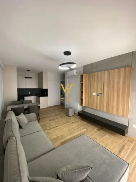 Tirane, jepet me qera apartament 1+1+Ballkon Kati 6, 76 m² 570 € (DON BOSKO)