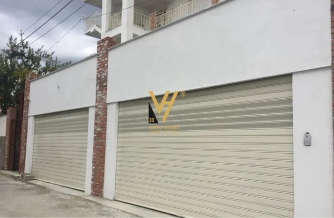 Tirane, jap me qera ambjent biznesi Kati 0, 85 m² 420 € (SHKOZE)