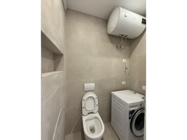 Tirane, jepet me qera apartament 1+1 Kati 3, 63 m² 650 € (Siri Kodra)