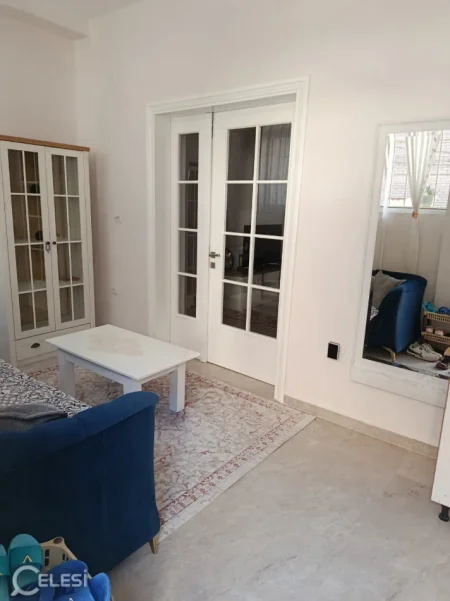 Tirane, jepet me qera apartament 1+1+Ballkon Kati 1, 75 m² 600 € (VASIL SHANTO)