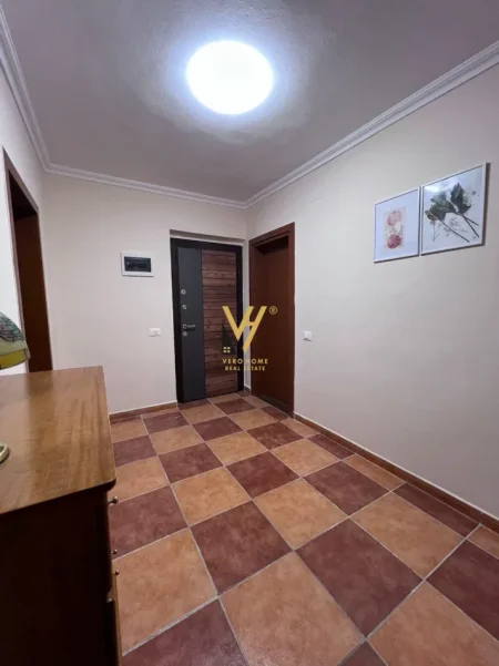 Tirane, jepet me qera apartament 2+1+Ballkon Kati 4, 105 m² 820 € (RRUGA E ELBASANIT)