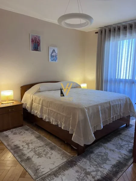 Tirane, jepet me qera apartament 2+1+Ballkon Kati 4, 105 m² 820 € (RRUGA E ELBASANIT)