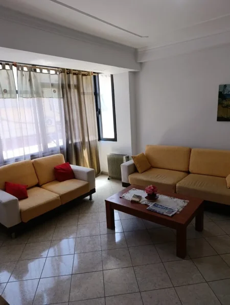 Tirane, jepet me qera apartament 2+1 Kati 2, 100 m² 600 € (Rruga Naim Frashëri)