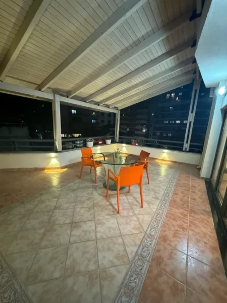 Tirane, jepet me qera apartament 3+1+Ballkon Kati 5, 202 m² 1300 € (RRUGA E ELBASANIT)