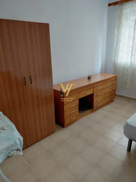 Tirane, jepet me qera apartament 2+1+Ballkon Kati 3, 70 m² 540 € (ALI DEMI)