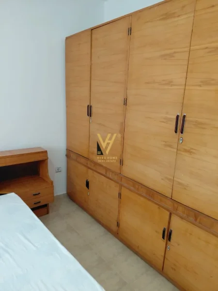 Tirane, jepet me qera apartament 2+1+Ballkon Kati 3, 70 m² 540 € (ALI DEMI)