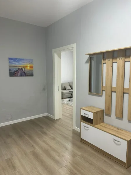 Tirane, jepet me qera apartament 2+1 Kati 1, 85 m² 450 € (Poligrafiku)