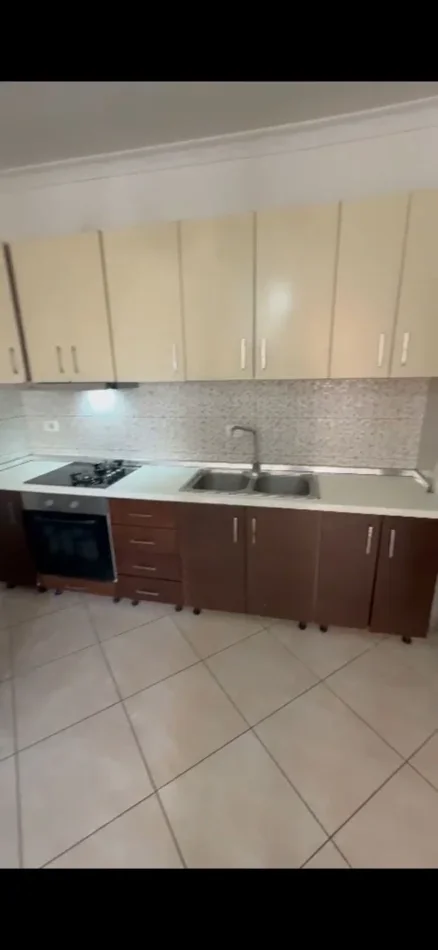 Tirane, jepet me qera apartament 2+1 Kati 2, 100 m² 449 € (ASTIR)