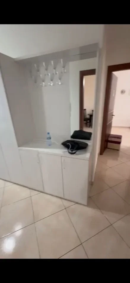 Tirane, jepet me qera apartament 2+1 Kati 2, 100 m² 449 € (ASTIR)
