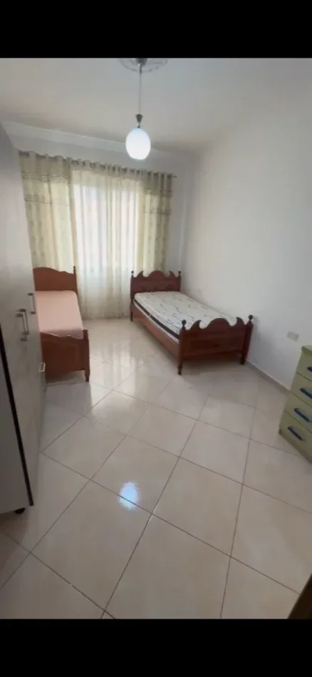Tirane, jepet me qera apartament 2+1 Kati 2, 100 m² 449 € (ASTIR)