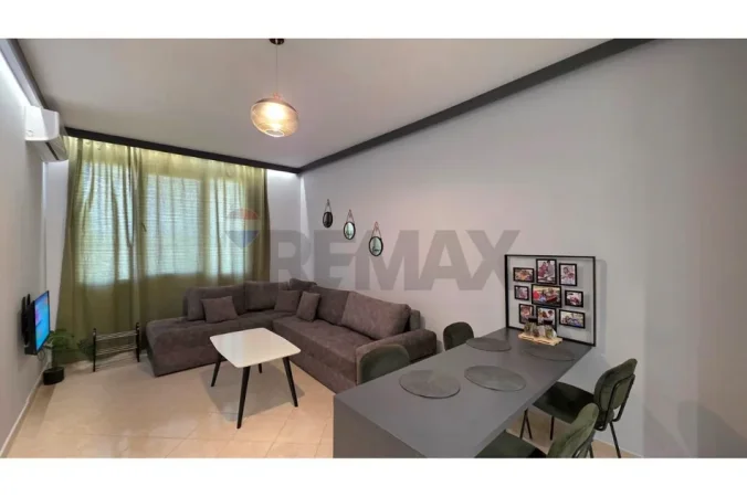 Vlore - Lungomare, shitet apartament 1+1 Kati 4, 60 m² 135.000 € (Rruga Sazani,plazh i vjeter, Vlore)