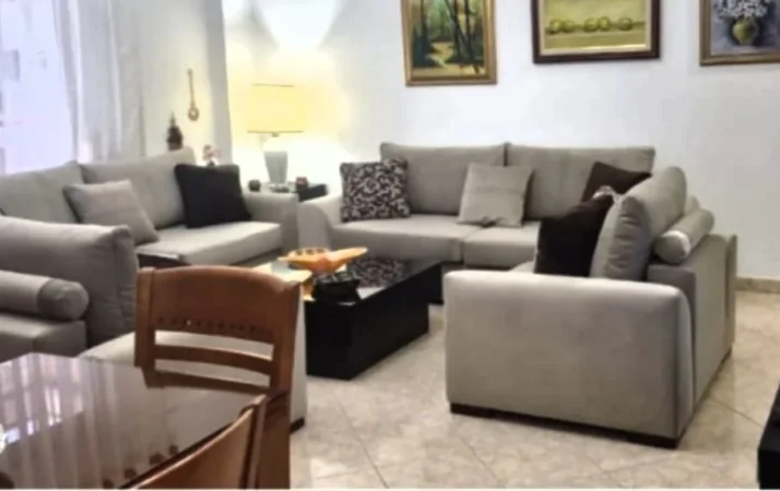 Tirane, jepet me qera apartament 1+1+Ballkon Kati 5, 75 m² 550 € (DON BOSKO)