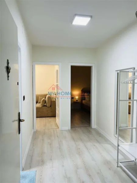Tirane, shitet apartament 1+1+Ballkon Kati 4, 65 m² 206.000 € (Rruga Gjik Kuqali)