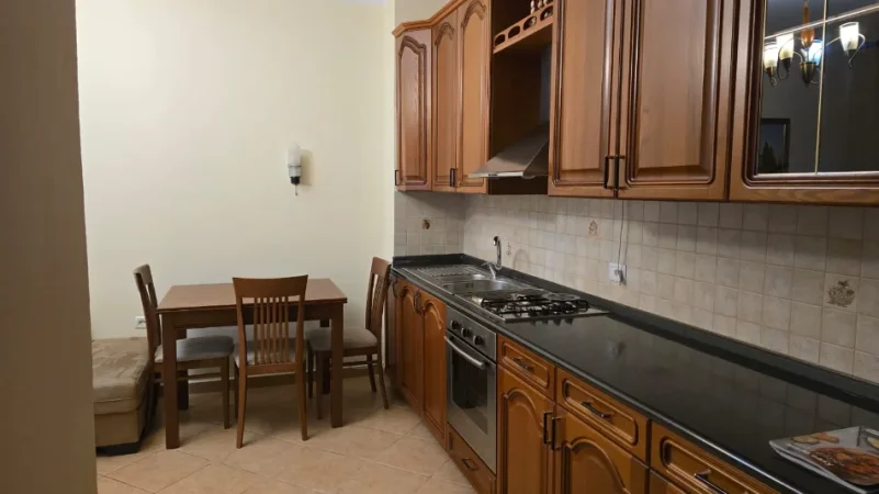 Tirane, jepet me qera apartament 2+1 Kati 5, 75 m² 400 € (Fresk)