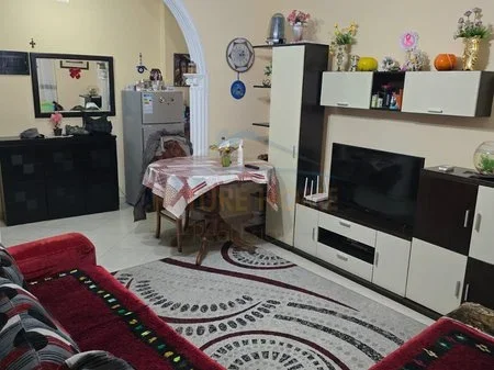 Tirane, shitet apartament 1+1 Kati 1, 76 m² 120.000 € (YZBERISHT)