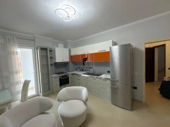Tirane, jepet me qera apartament 1+1+Ballkon Kati 3, 75 m² 600 € (21 DHJETORI)