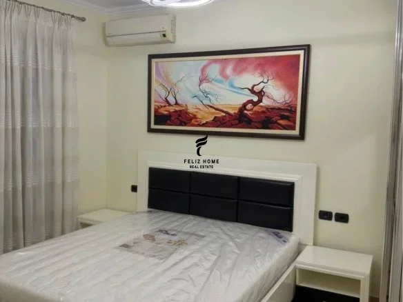 Tirane, jepet me qera apartament 1+1+Ballkon Kati 3, 75 m² 600 € (21 DHJETORI)