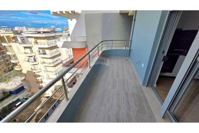 Vlore - Lungomare, shitet apartament 2+1 Kati 9, 98 m² 230.000 € (Rruga Reshat Osmani, Vlore)