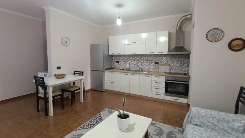 Tirane, jepet me qera apartament 1+1 Kati 5, 60 m² 400 € (Tregu Elektrik)