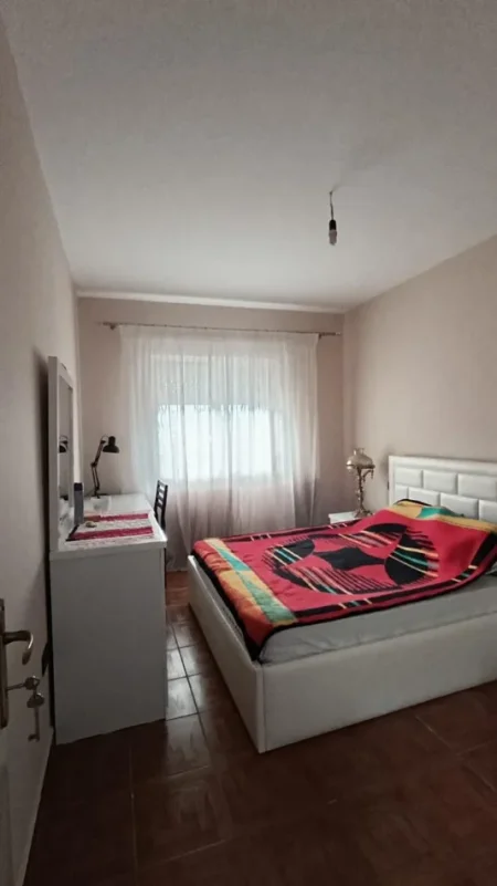 Tirane, jepet me qera apartament 1+1 Kati 5, 60 m² 400 € (Tregu Elektrik)