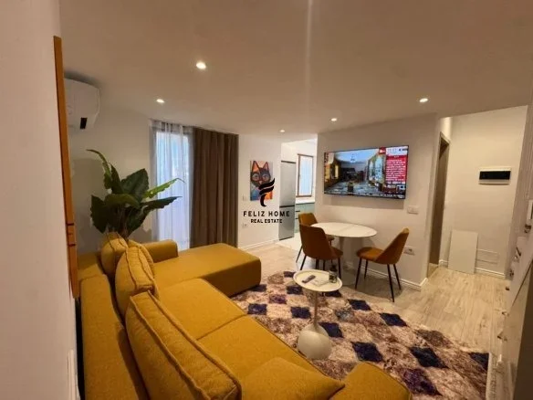Tirane, jepet me qera apartament 1+1+Ballkon Kati 3, 65 m² 650 € (RRUGA E DIBRES)