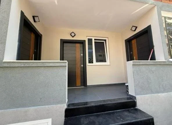 Tirane, jepet me qera ambjent biznesi Kati 1, 28 m² 403 € (Drejtoria e Higjenes)
