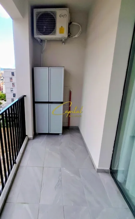Tirane, jepet me qera apartament 1+1 Kati 7, 65 m² 500 € (KOMPLEKSI ASL)