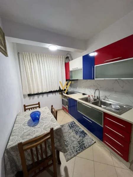Tirane, jepet me qera apartament 1+1+Ballkon Kati 2, 70 m² 420 € (5 MAJI)