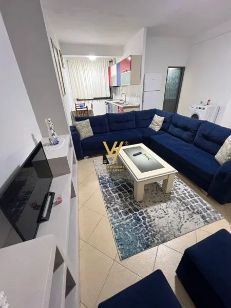 Tirane, jepet me qera apartament 1+1+Ballkon Kati 2, 70 m² 420 € (5 MAJI)