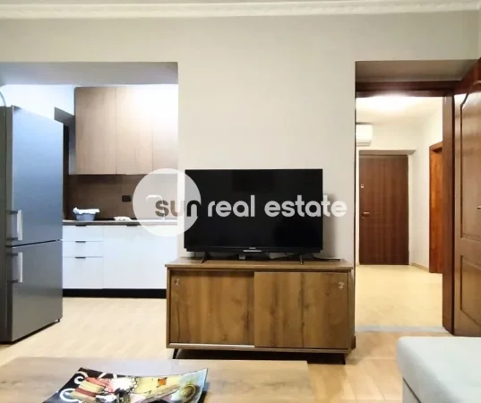 Shkoder, jepet me qera apartament 2+1+Ballkon Kati 1, 70 m² (QENDER)